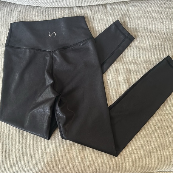 Small Black Leggings - Picture 6 of 6